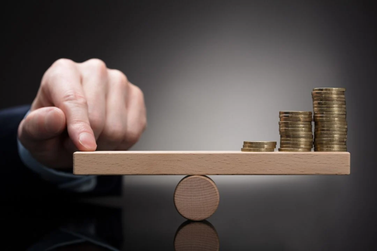 El desequilibrio económico del contrato con ocasión del riesgo aparentemente previsible.